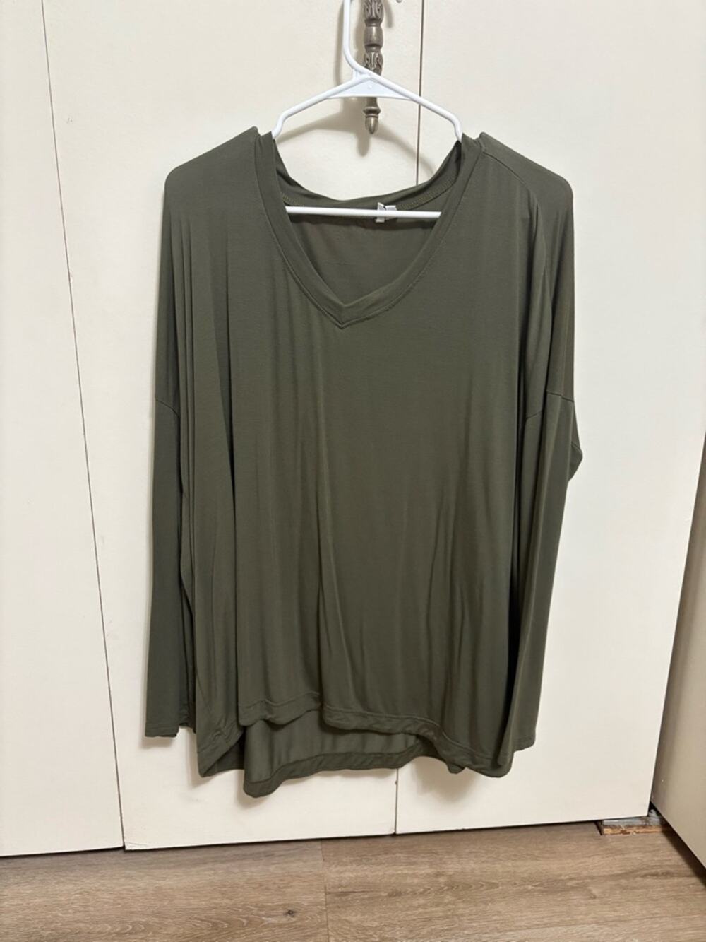 Nordstrom Woman's Green Long Sleeve  Casual Top Large